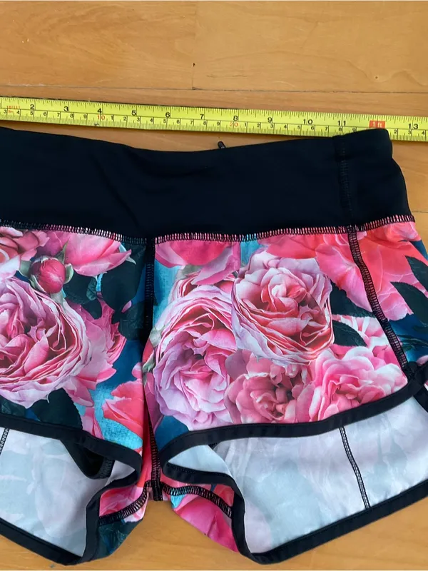 Lululemon Run: Speed Short *4-way Stretch Secret Garden / Black Sz 2 - Image 3