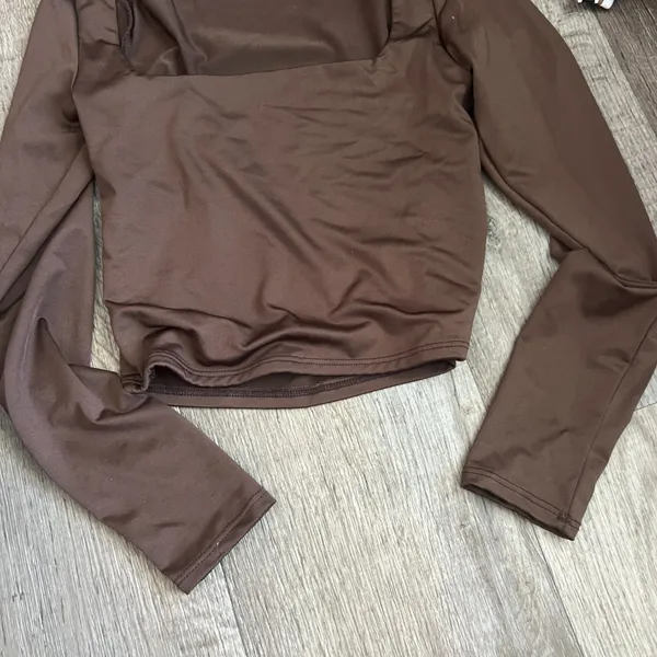 Live‎ in the moment xs brown top - Image 3