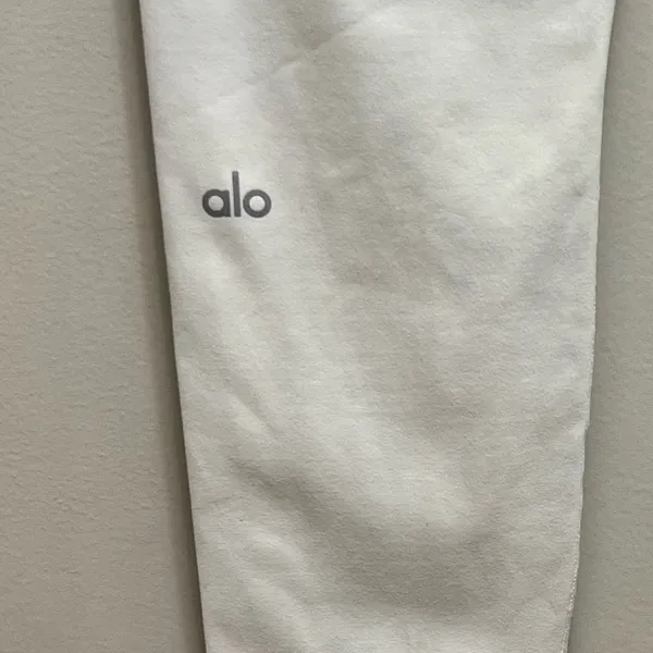 ALO Yoga 7/8 High Waist Air Brush Leggings White Size M - Image 7
