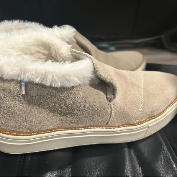 Toms Cream Furry Lined Shoes - Image 6