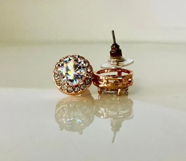 Crystal Stud Earrings Gold - Image 3