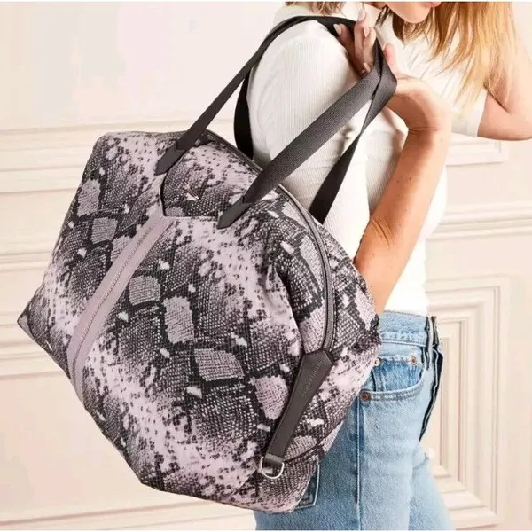 EUC Stella & Dot Crush It Snake Carry On Overnight Weekender Tote Travel Bag - Image 14