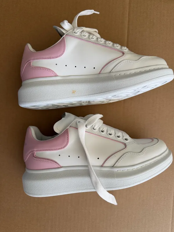 Alexander McQueen Sneakers Oversized - Image 7