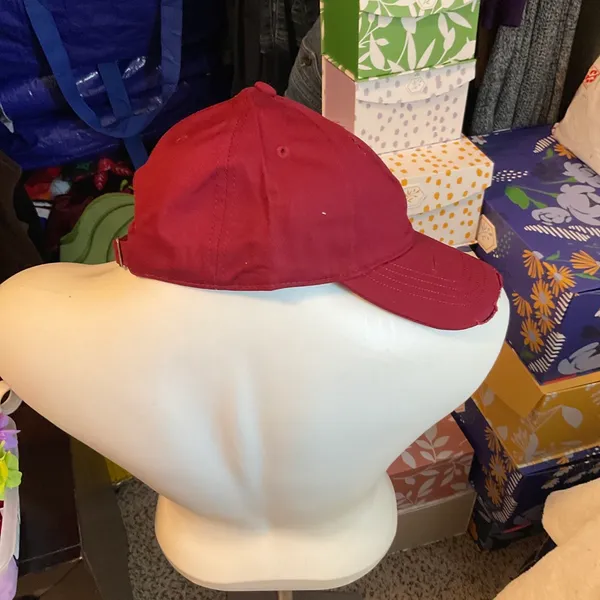 Burgundy Distrussed cap Red - Image 4