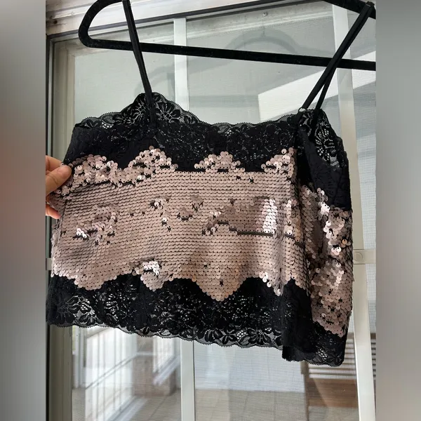 Express black lace gold sequin cropped cami top - Image 5