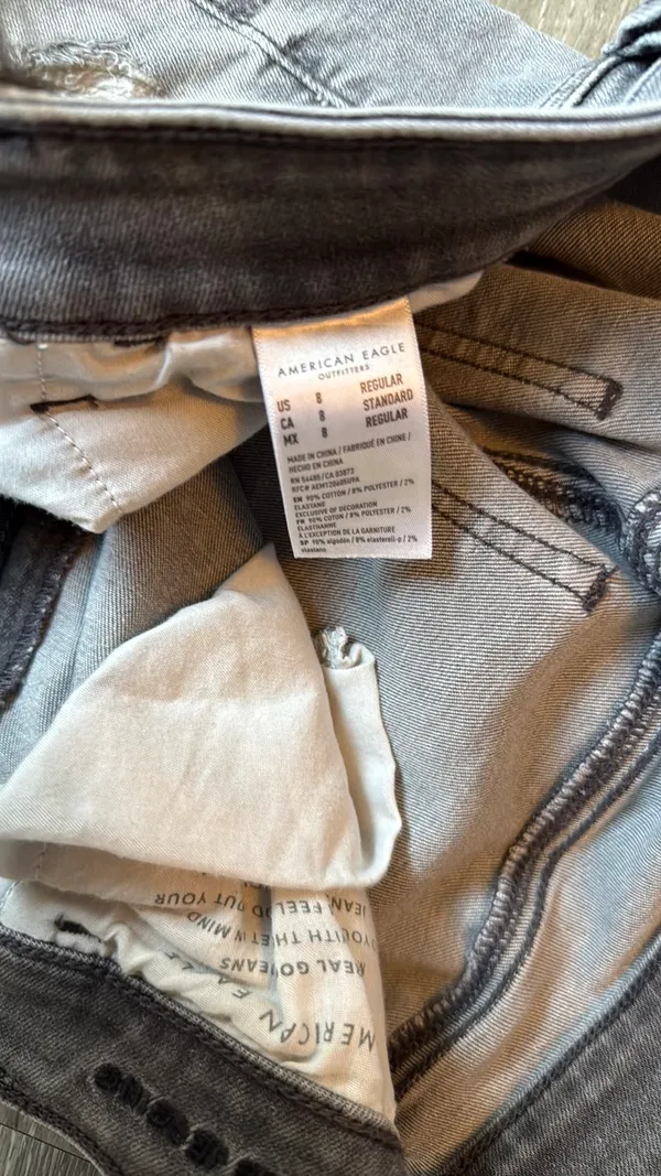 American Eagle Jeans - Image 3