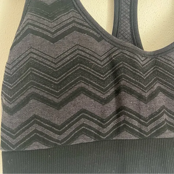 Lululemon Black Heathered Ebb & Flow Racerback Bra Reversible Size Small - Image 2