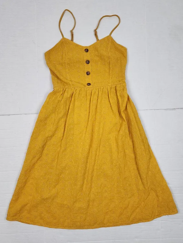 Cotton Women’s Yellow Eyelet Knee Lenght Dress Smocked Back Size M - Image 10