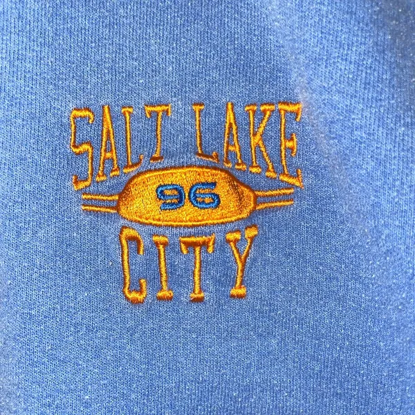Urban Outfitters crewneck M - Image 2