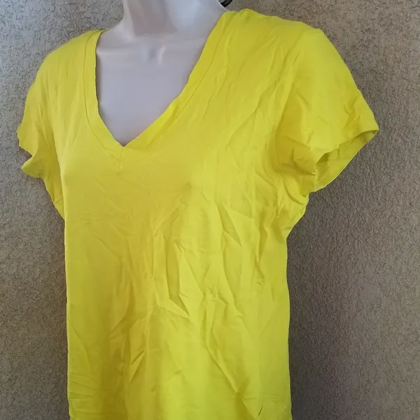 Lole yellow UPF 50+ stretch vneck shore shirt sz L - Image 3