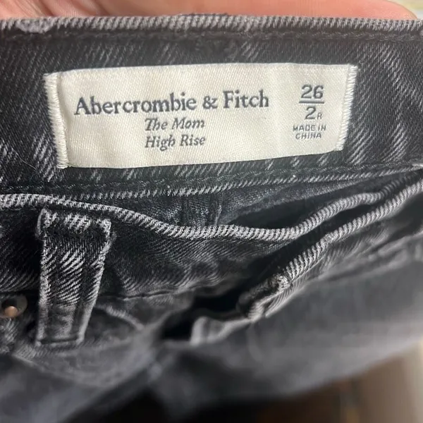 ✨Abercrombie & Fitch High Rise Mom Black Sz 26/2 Jeans✨ - Image 10