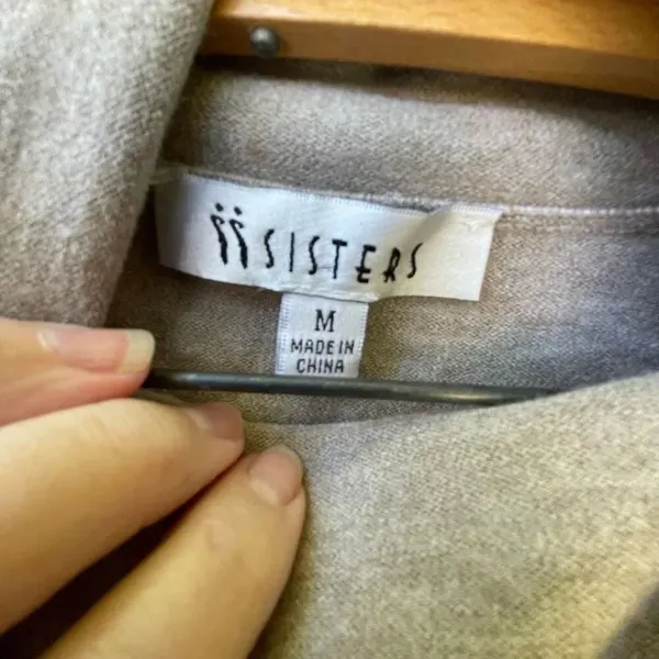 Sisters size M Taupe sweater relaxed fit viscose blend closet staple preppy - Image 6
