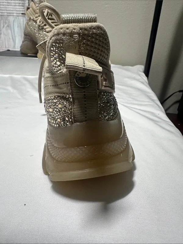 Women's Beige Sneaker with Rhinestone Detail Sz 7.5 Steve Madden Maxima like new - Image 5