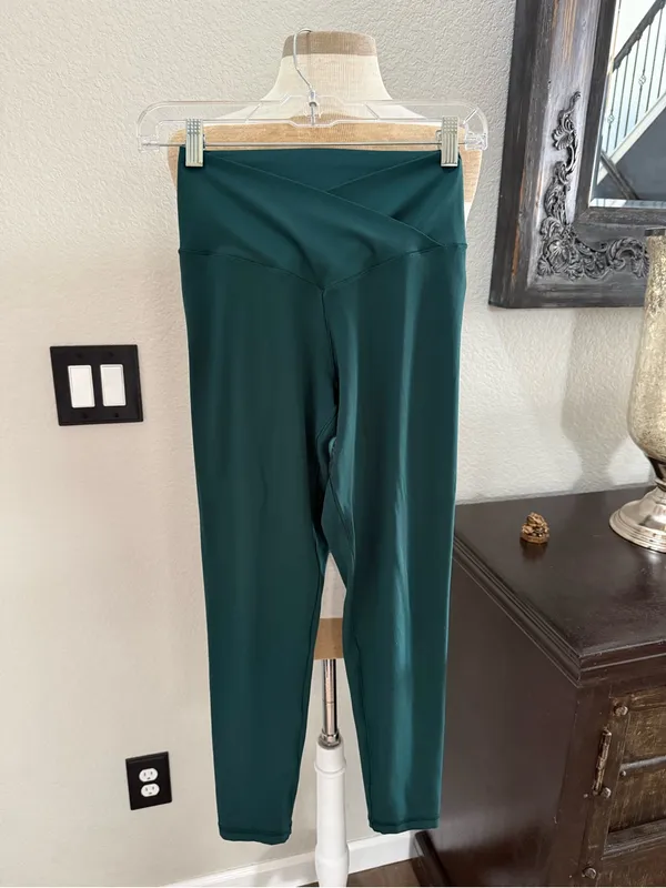 OFFLINE By Aerie Real Me High Waisted Crossover Legging M - Image 2