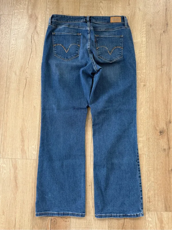 Levi’s 512 Perfectly Shaping Bootcut Jeans Medium Wash Stretch Denim - Image 5