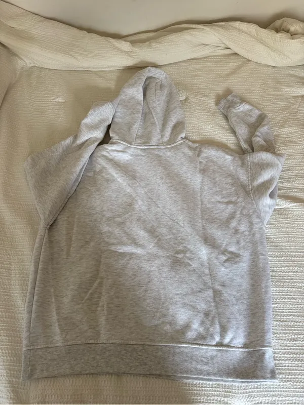 NBA Chicago Bulls Gray Crewneck Hoodie with Red Logo - Image 3