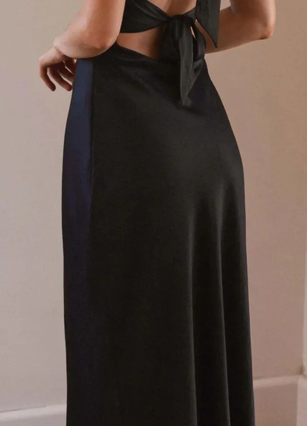 Peppermayo Elegant Black Backless Dress - Image 3