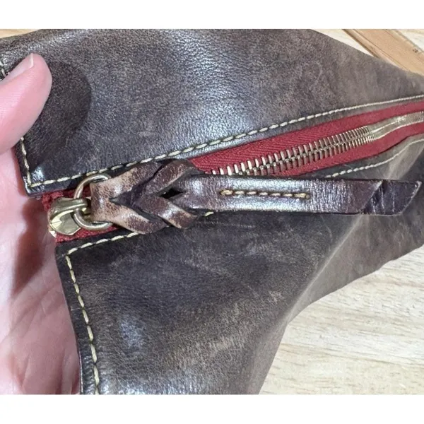 Vintage Dooney & Bourke Brown Leather 10.5" Red Zipper Panel With Brass Hardware - Image 2