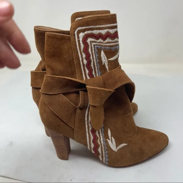 ULLA JOHNSON tan western Embroidered Suede Aggie Booties Runway Fall sz 6 - Image 7