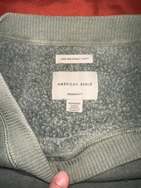 American Eagle Sweatshirt - Image 2