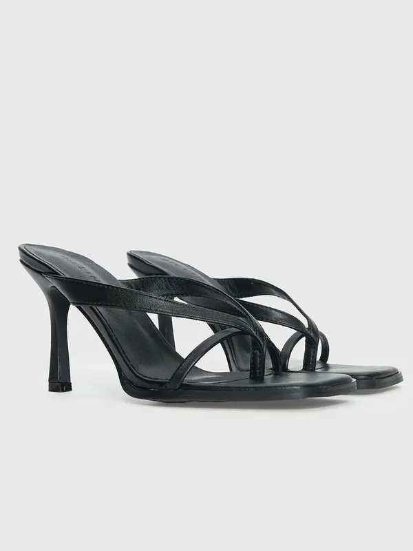 Billini Samba Heels Black Size 6 - Image 5