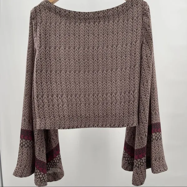 FREE PEOPLE Crop Top Long Sleeves Statement Sleeves Bell Style Size Medium - Image 3