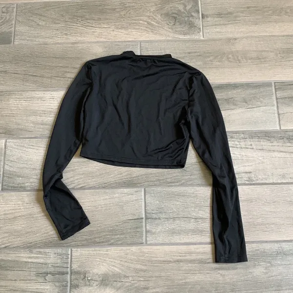 Shein black crop long sleeve with mock neck - Image 5