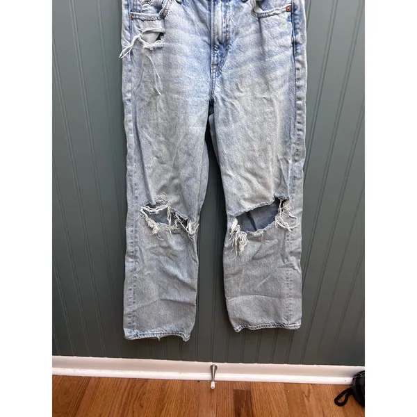 American Eagle Stovepipe High Rise Distressed Straight Leg Jeans Light Wash 00S - Image 3