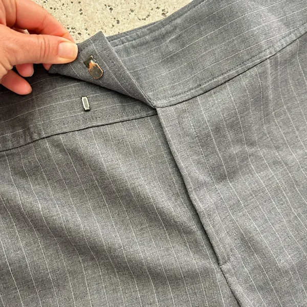 Like new Banana Republic wide leg 96% wool Pants size 6 - Image 2