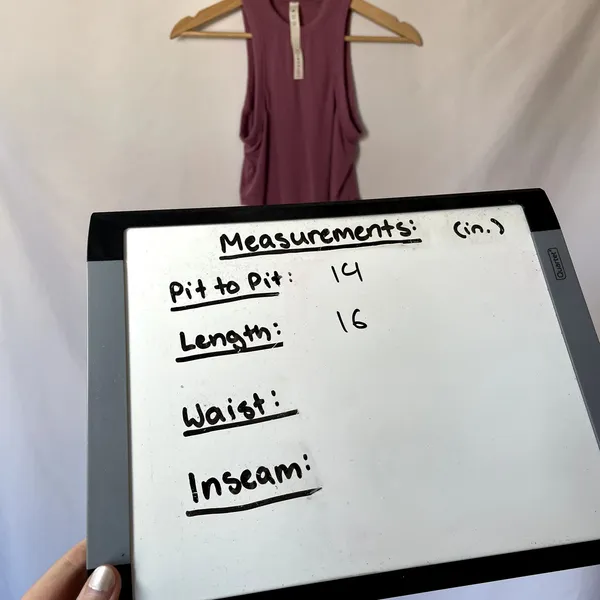 Lululemon pink tank top workout women's size 4 modal and elastane lightweight - Image 4