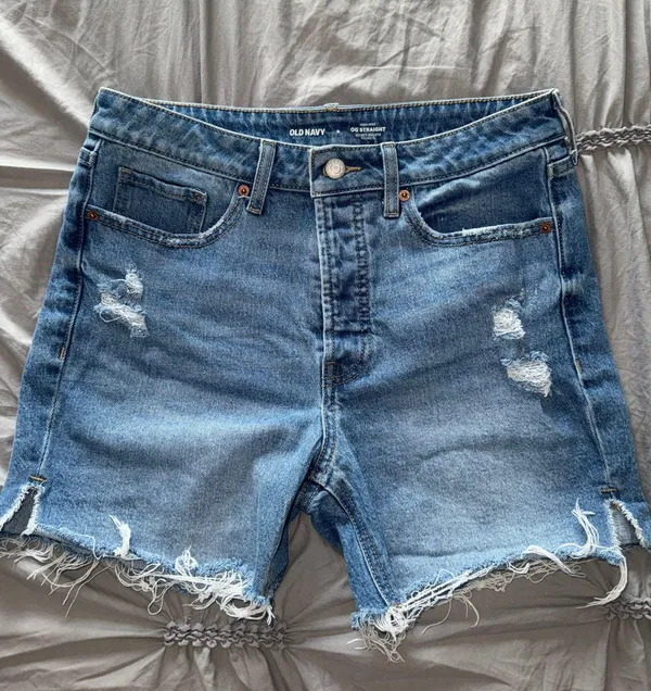Old Navy Women’s O.G. Denim Shorts - Image 5