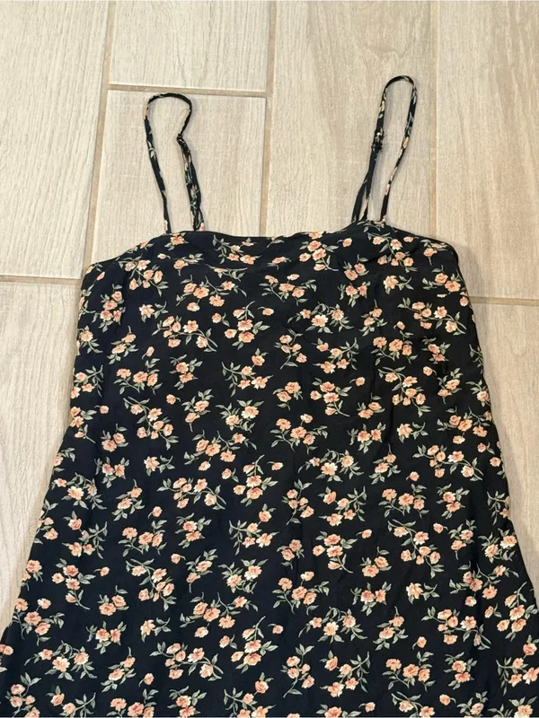 American Eagle Outfitters Black Mini Dress with Peach Floral Print - Image 3