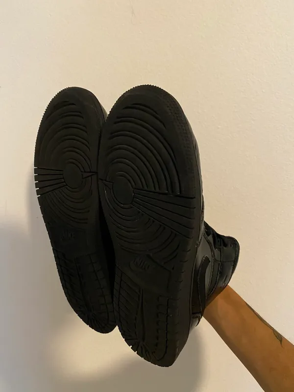 Jordan Air  1 Mid GS ‘Deep Black’ - Image 6