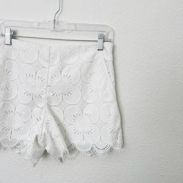 [Trina Turk] Cece White Lace Eyelet Scalloped Hem Mid Rise Shorts Bridal Size 4 - Image 5