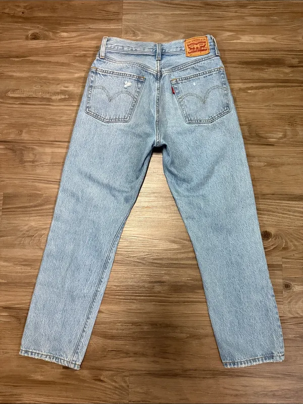 Levi's 501 Original Crop Jeans 25 Distressed Light Wash 100% Cotton $98 - Image 5