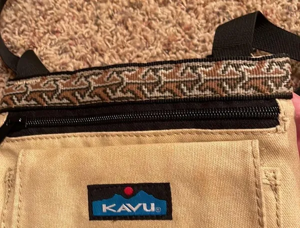 Kavu cross shoulder bag cream color - Image 8