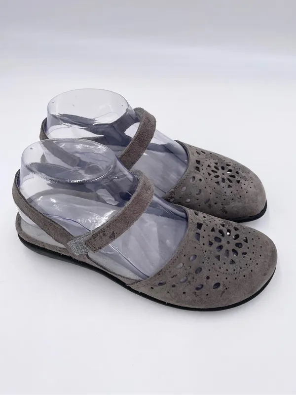 Naot Arataki Perforated Leather Slingback Mary Jane Flat Size 37 / 6 Grey Marble - Image 2
