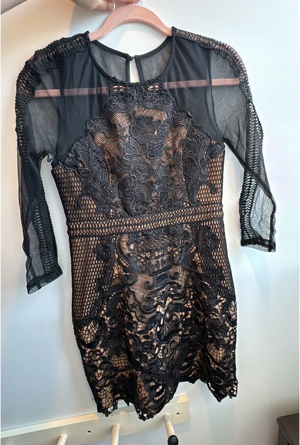L’Atiste Black and Nude Lace Cocktail Dress - Image 2