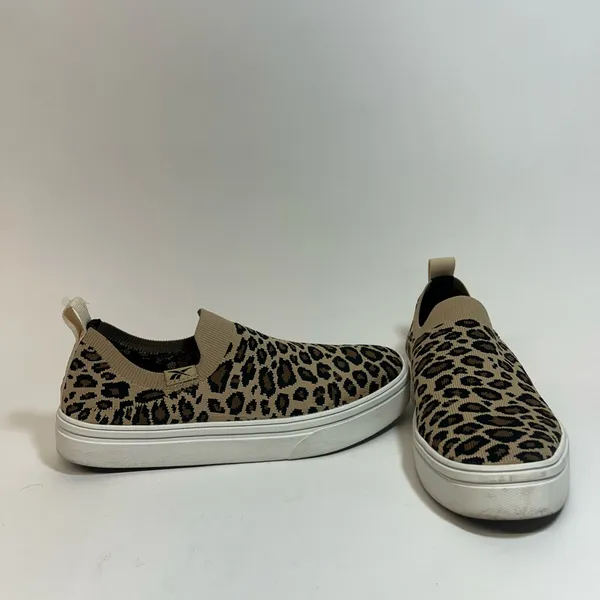 Vintage Reebok Women’s Y2K Size 7 Tan and Black Slip-On Shoes - Image 4