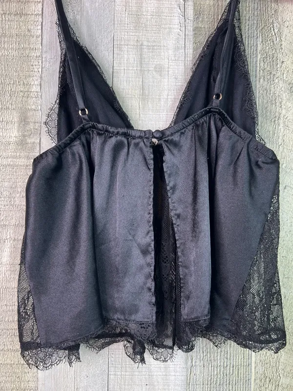 Victoria’s Secret Medium Black Lace Tie Front Spaghetti Strap Cropped Cami - Image 4