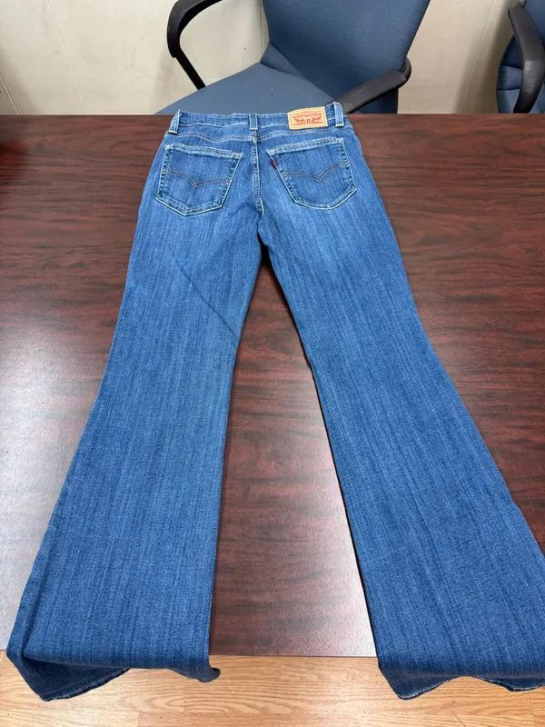 Levi’s 726 Flare Denim Jeans Size 26 - Image 3