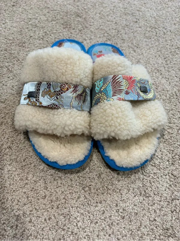 Australia Luxe Collective Blue Satin Sheepskin Slippers Women’s Size 8 - Image 6