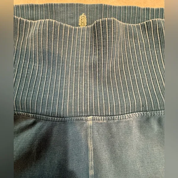 Free People Movement Good Karma Blue Leggings Size M/L - Image 5