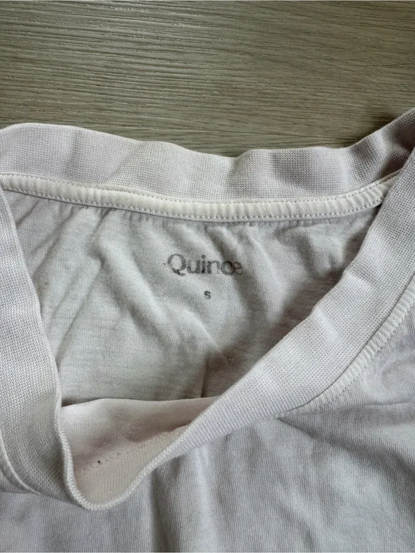 Quince ivory pale pink lightweight crewneck long sleeve layering tee size small - Image 2