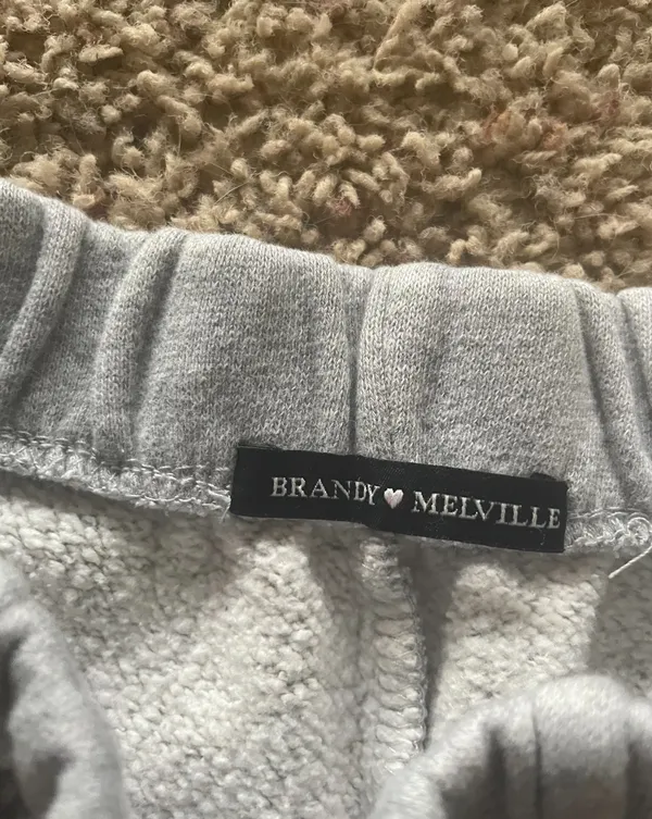 Brandy Melville grey “Los Angeles” sweat shorts - Image 3