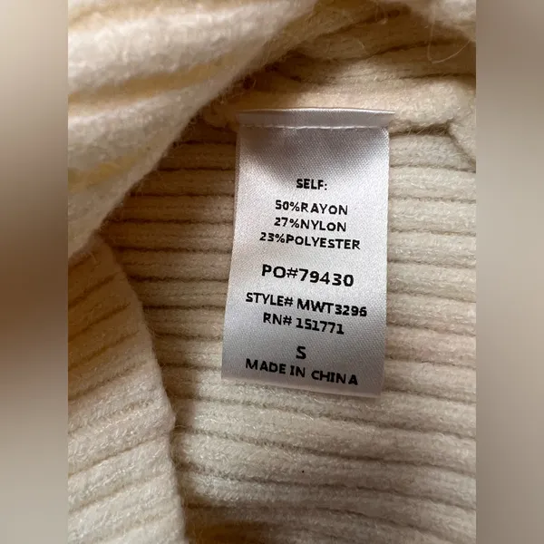 Le Lis Off Shoulder Ribbed Knit Sweater Cream Beige Long Sleeve Size S NWOT - Image 4