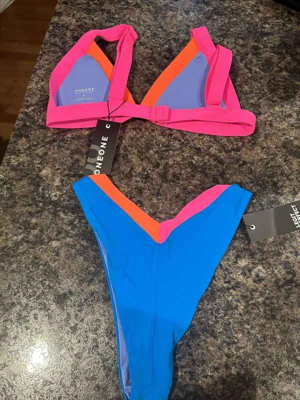 One One Swimwear Bikini Set Size M - Image 2