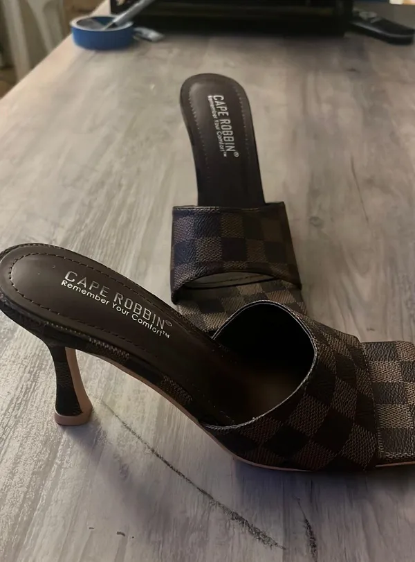 Heels Brown Size 5.5 - Image 3