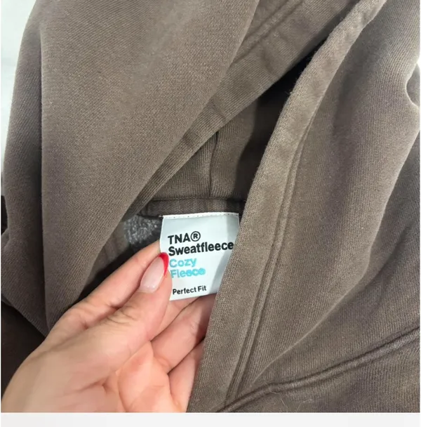 xs brown aritzia hoodie - Image 3