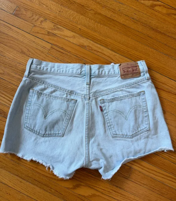 Levi’s 501 Shorts - Image 2